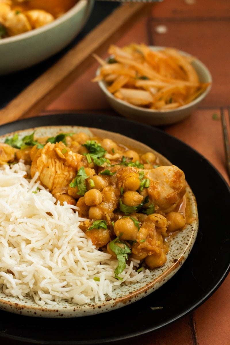 Murgh Cholay or Chana Chicken-image