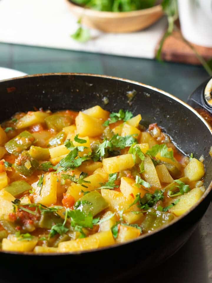 Aloo Shimla Mirch in a wok