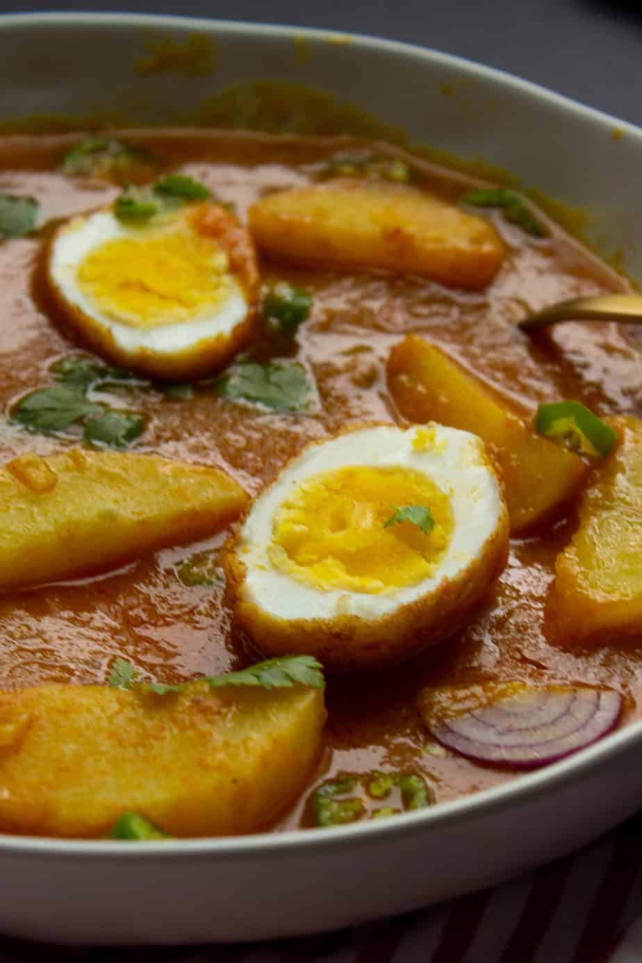 Anday Aloo ka Salan (Pakistani Egg Curry) Flour & Spice