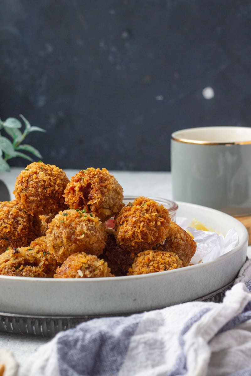 Crunchy Fried Chicken Balls